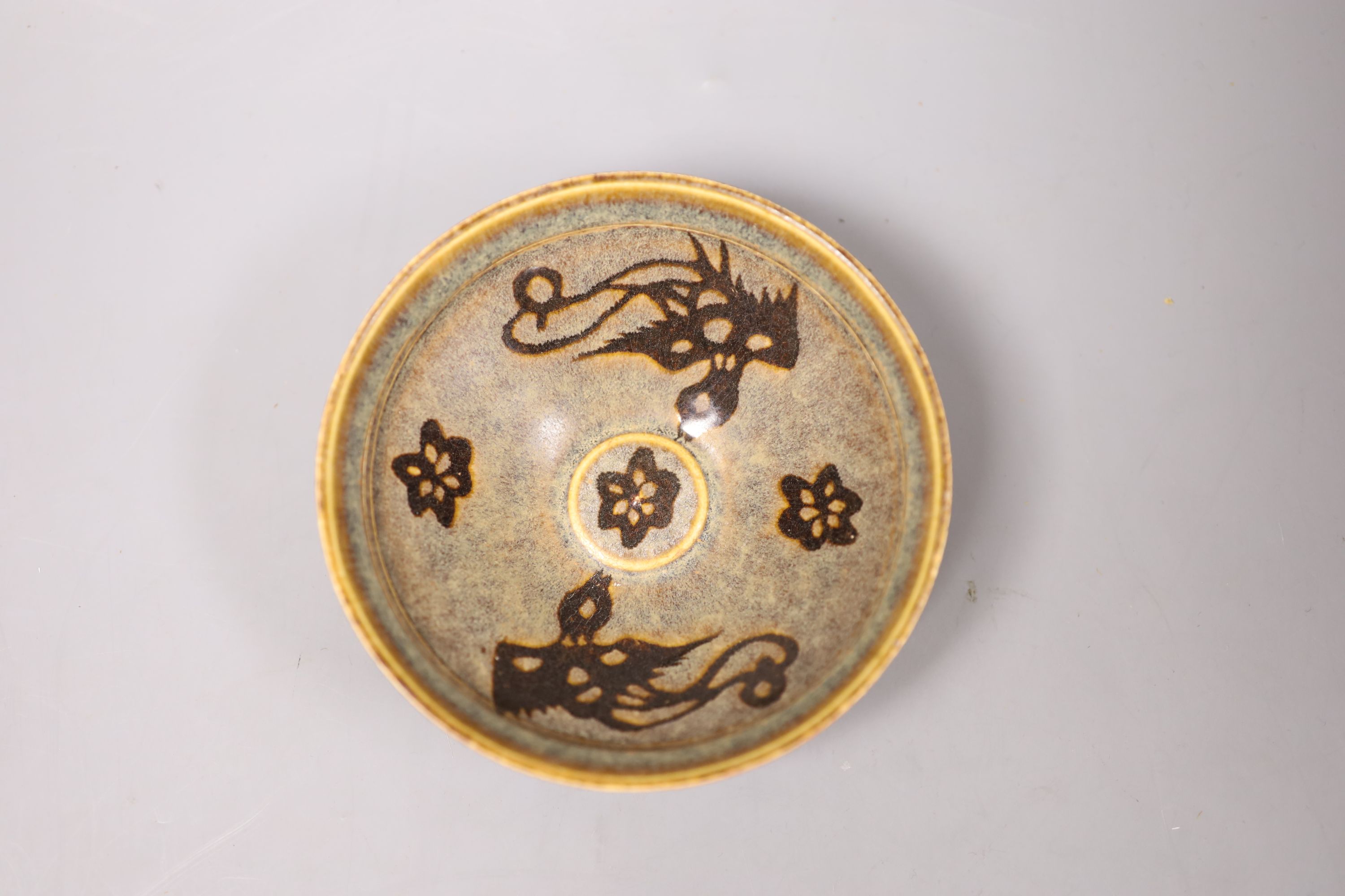 A Chinese paper-cut bowl, diameter 13cm